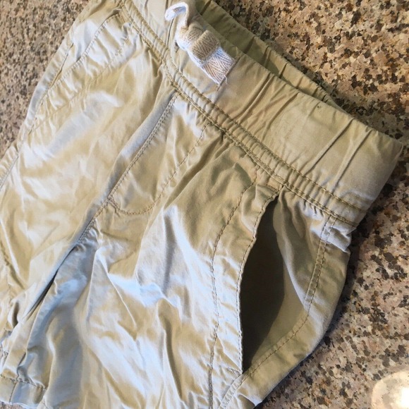 Nautica Size 4 Solid Beige Khaki Cargo Shorts Knee Length Elastic Waist - Picture 3 of 12